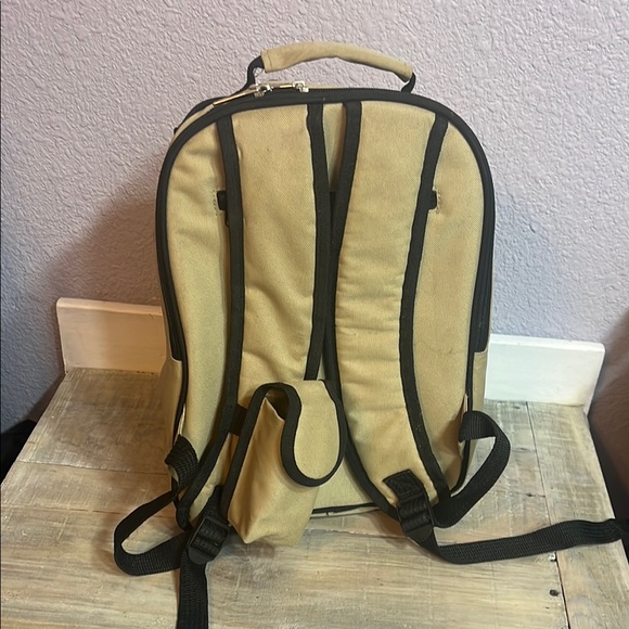 EUC Outdoor Excursions Beige Backpack with Picnic Set - Picture 3 of 14